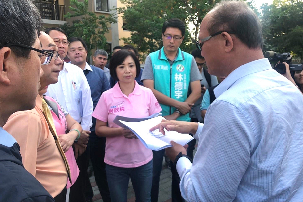 何欣純助母校成功國中改善校舍　盧秀燕：師生居民都受惠 223