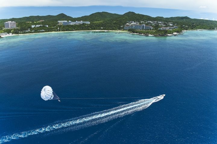 沖繩冬天怎麼玩?沖繩海麗客蘭尼再推冬日專案 恆溫泳池+夢幻池畔小屋暢享愜意假期