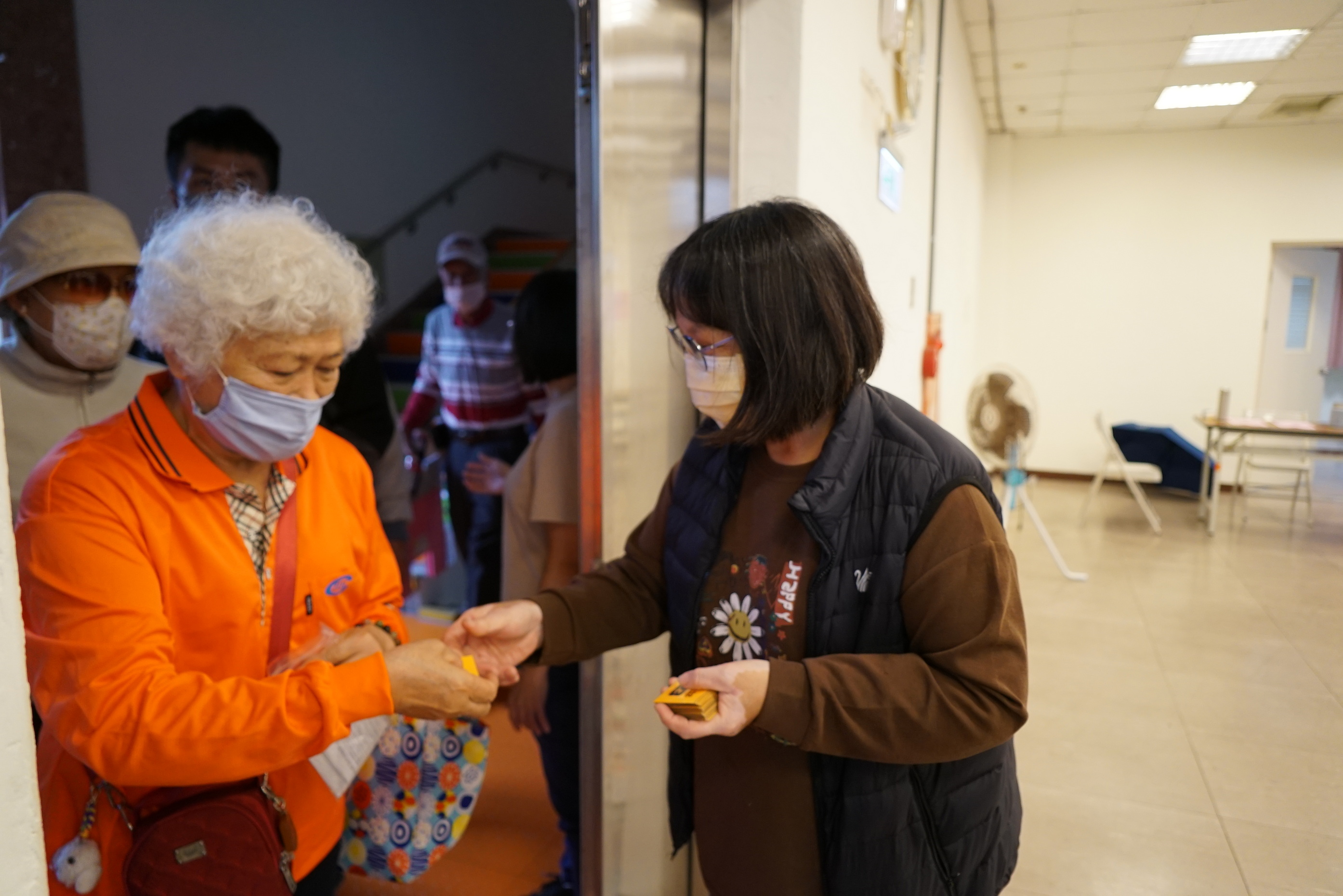 (有影片)/「活到老、學到老」!鹿港長青學苑開課 長輩報名湧現 - https://www.watchmedia01.com