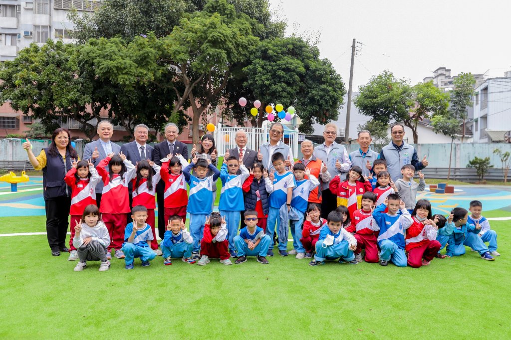 大雅國小天生幸福遊樂園啟用-楊天生回饋鄉里受肯定