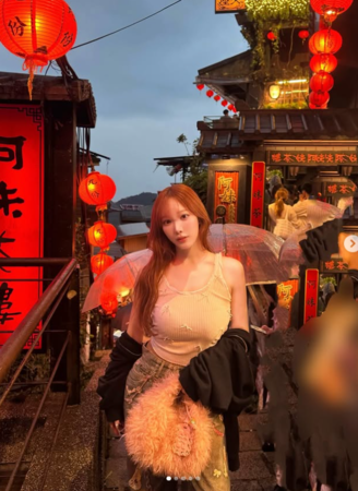 小宵虎南來台去九份逛老街。(圖/翻攝小宵虎南IG)