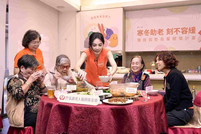 Ella出席活動想起好友過世兩度崩潰大哭。（圖／弘道老人基金會提供）