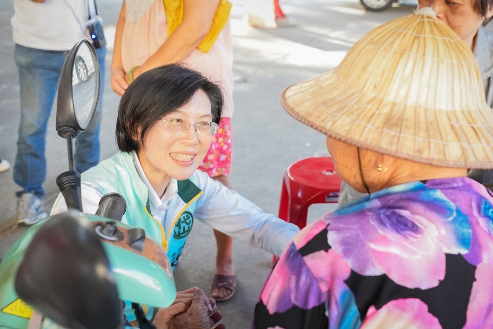 結合數據推AI照護長輩政策 林岱樺再為高雄爭取到第4座醫學中心 220 結合數據推AI照護長輩政策 林岱樺再為高雄爭取到第4座醫學中心 219