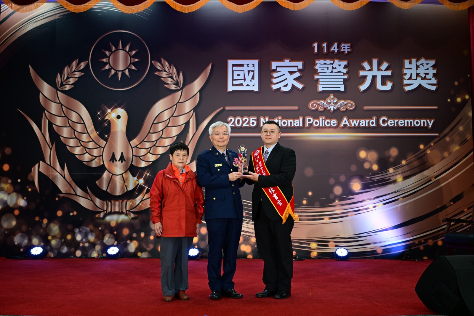 2025「警界金馬獎」名單出爐 新北市警局獲團體組偵查犯罪類冠軍 220 2025「警界金馬獎」名單出爐 新北市警局獲團體組偵查犯罪類冠軍 219