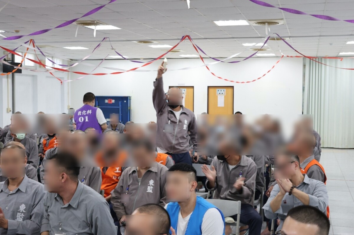▲「反詐騙有獎徵答活動」收容人踴躍搶答。