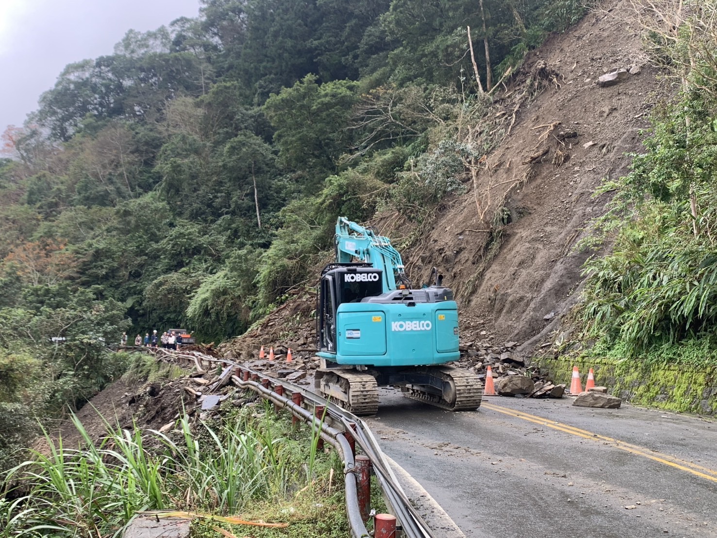 太平山宜專一線落石交通中斷 預計明(3)日10點恢復通行 - https://www.watchmedia01.com