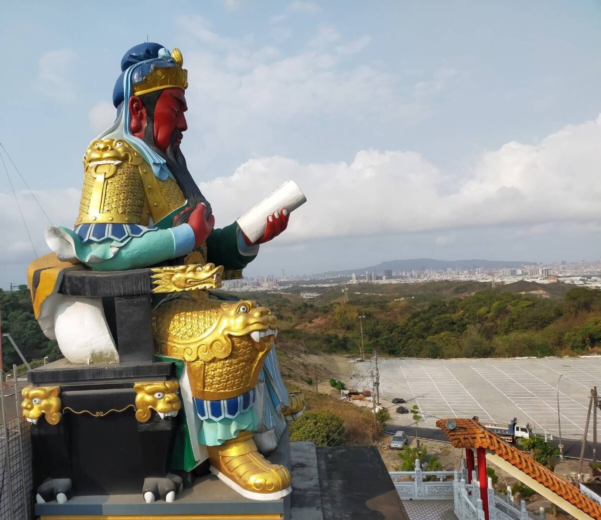 ▲東照山年度大法會,為信眾帶來更多安心力量,共同為來年祈福納吉。(圖╱高雄東照山關帝廟提供)