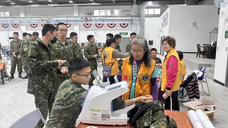 軍民攜手舉辦的捐血活動 捐血者踴躍捐出158袋
