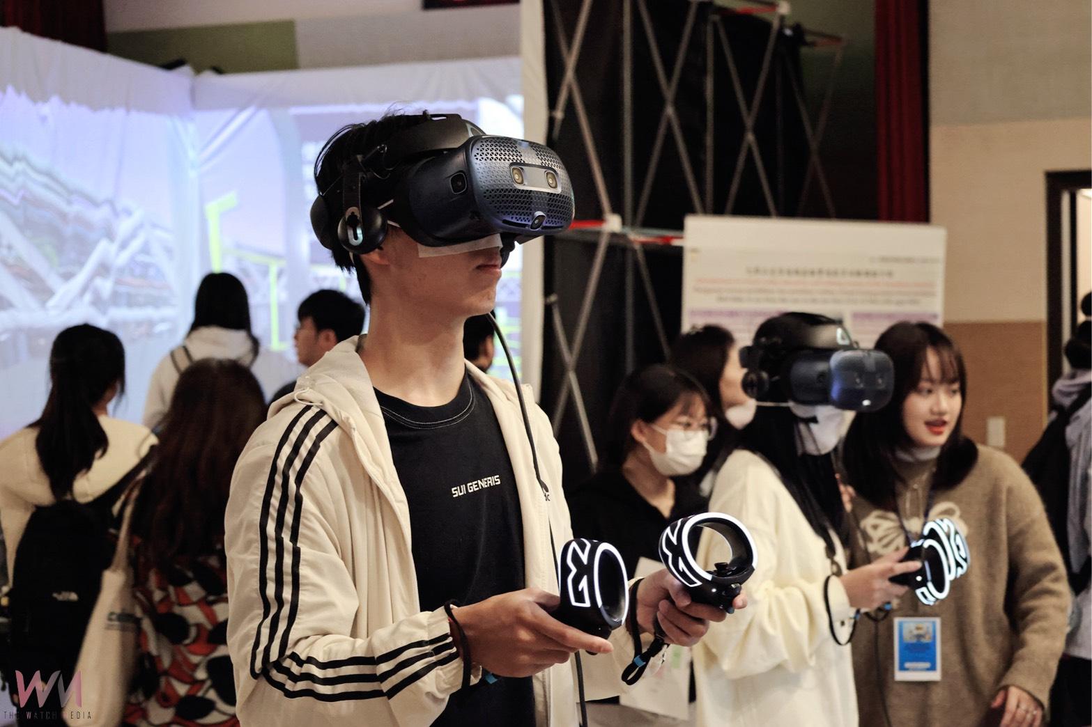 中山醫大集結中部五校師生與勞研所 以VR共同推動防災教育 - https://www.watchmedia01.com