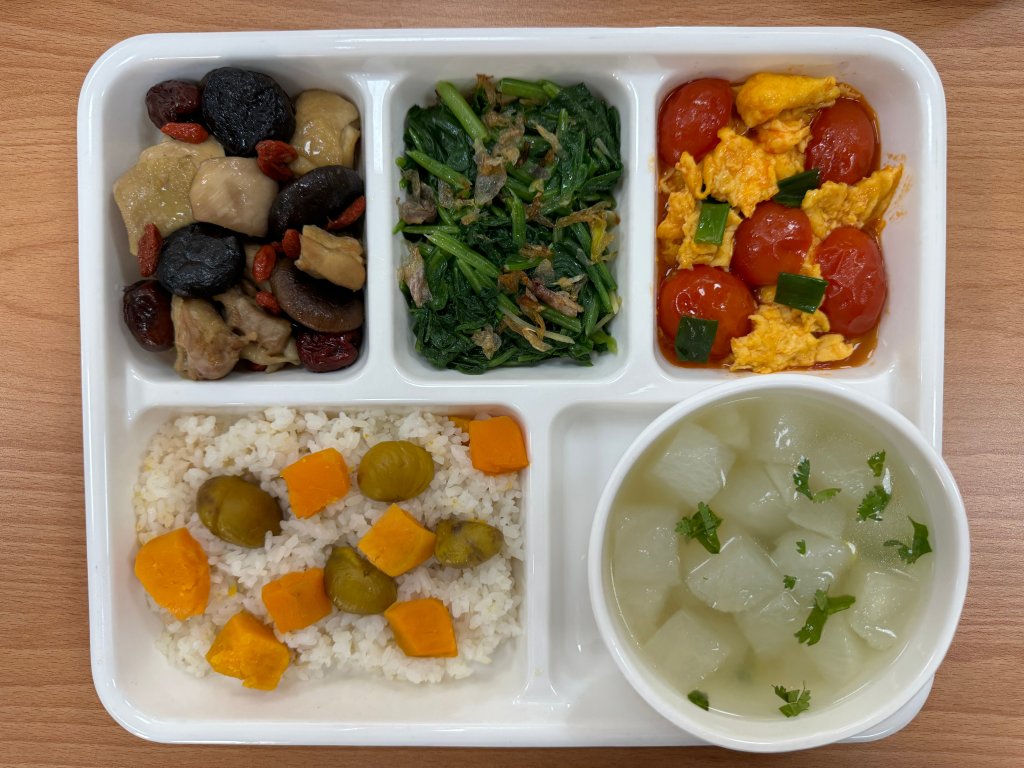 四季五行入菜!永康國小「彩色午餐」吸睛 學生邊吃邊學:原來地瓜是秋天最甜