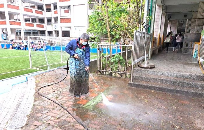 補足工友缺口 新北編3.2億提高委外經費 21 《圖說》教育局協助中小學打造舒適清潔的校園環境。〈教育局提供〉