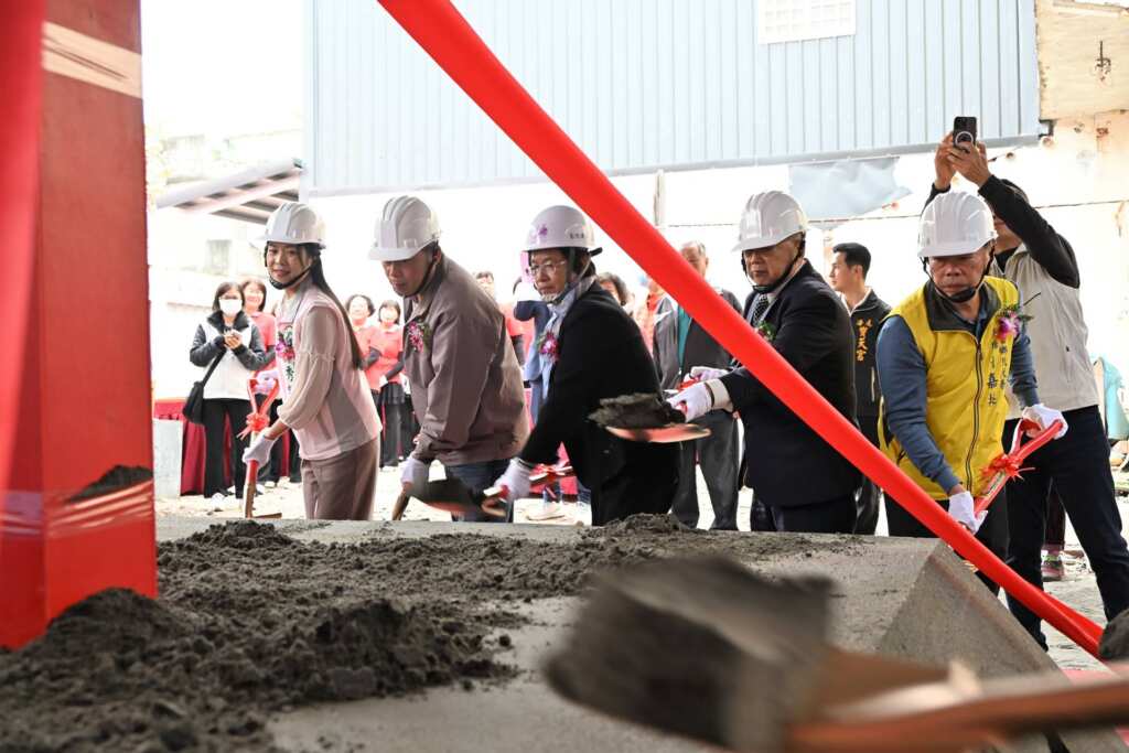 ▲伸港鄉公所於今日上午舉行「伸港鄉海尾社區活動中心廁所及關懷據點簡易廚房新建工程」動土典禮。(圖/彰化縣政府提供)