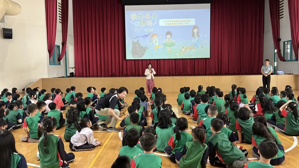 「FIT動起來」兒童健童體位宣導活動,來到台中市東區成功國小。