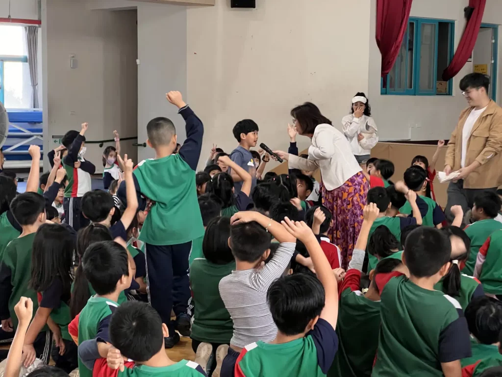運用有趣的問題,讓孩子認識F運動、I飲食、T合作的重要性。