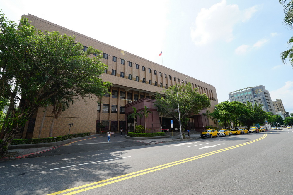 掛羊頭賣狗肉吸金 絕對能源集團股票換鈔票17人被訴 238 掛羊頭賣狗肉吸金 絕對能源集團股票換鈔票17人被訴 237