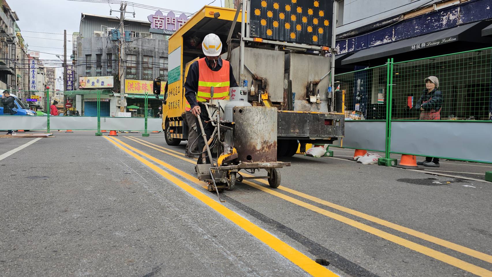 改善違規占道與壅塞 桃市府啟動文化街標線重整工程 413419