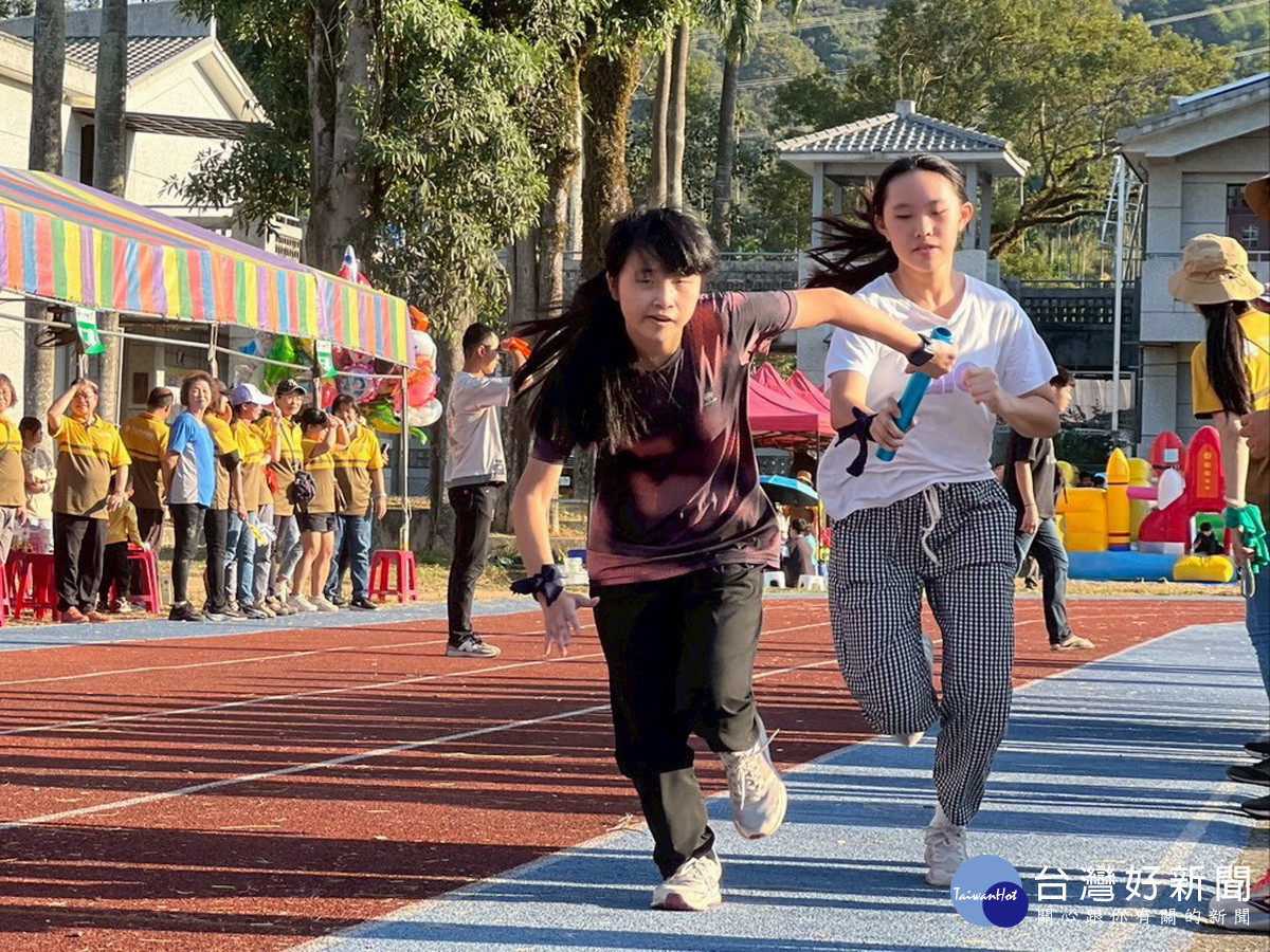 竹山秀傳醫院以結合社區辦運動會來凝聚情誼。（竹秀提供）