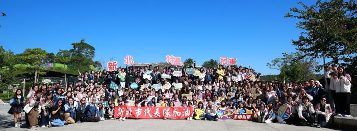 《圖說》114年全國語文競賽新北市代表隊全體合照。〈教育局提供〉