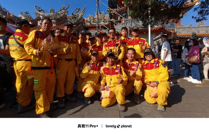 粉紅超跑南下岡山!搜救隊鐵漢柔情護轎 萬人空巷慶壽天宮313週年