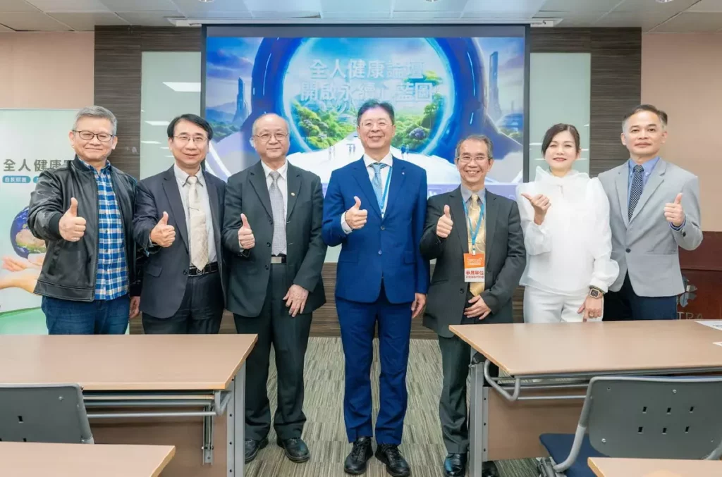 與會長官、貴賓合影。