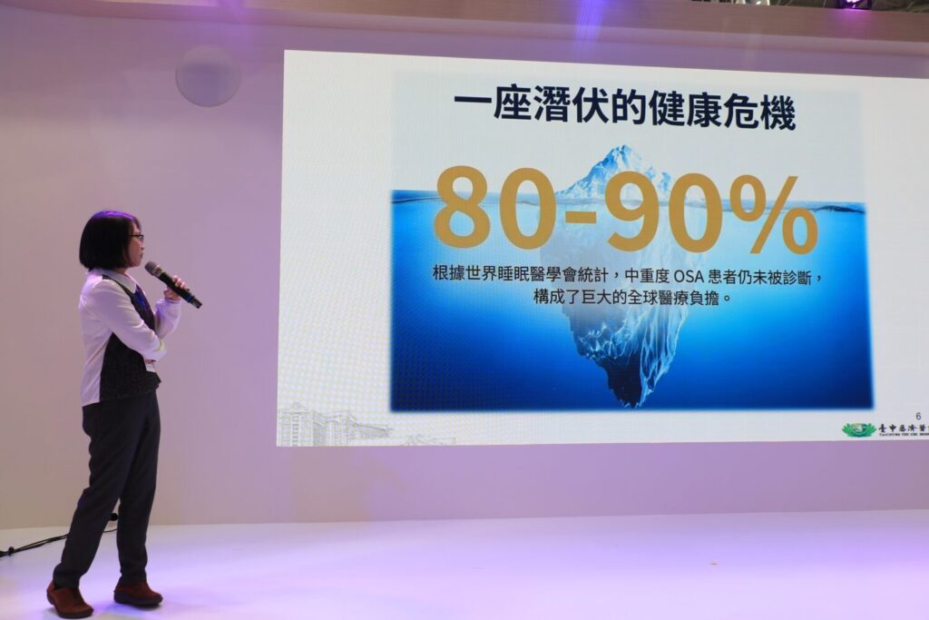 孫傳鴻醫師講解「睡眠呼吸中止症」對身體的影響很大。( 圖／台中慈濟醫院提供 )