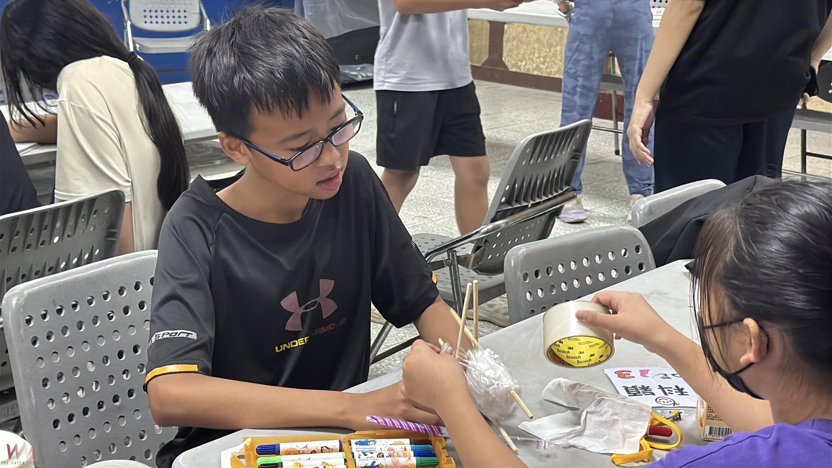 (有影片)/逢甲大學志工舉辦科學實驗育樂營 學童動手探索樂學科學 - https://www.watchmedia01.com