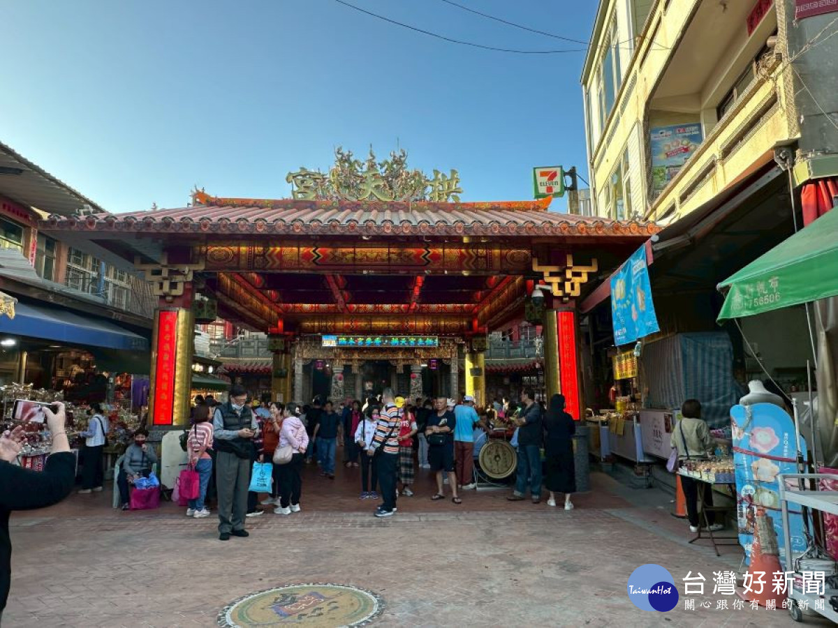 通霄拱天宮吸引眾多信眾前來，已經是在地重要的信仰中心及觀光據點。（圖/地方中心攝）
