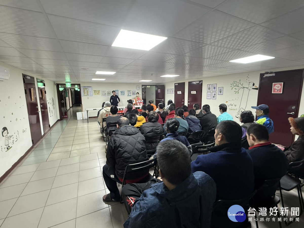 楊梅警深入康復機構防詐騙,守護民眾財產安全。