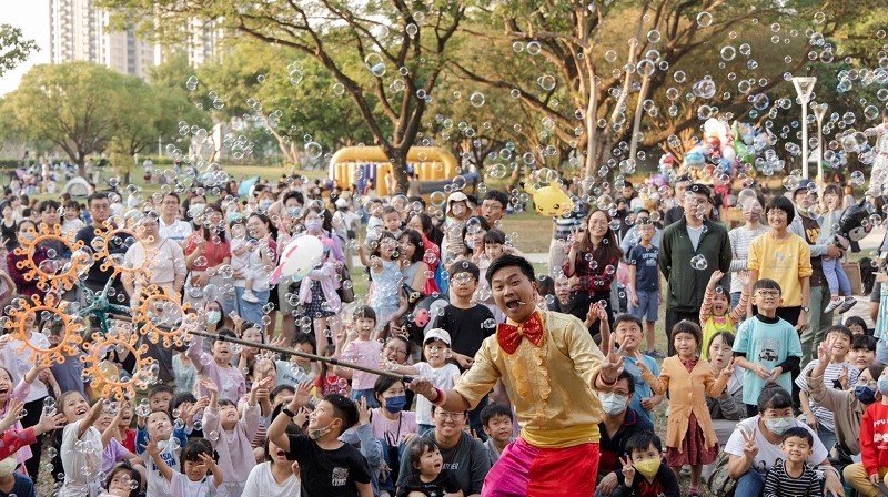 藍田公園變身親子樂園　楠梓親子運動趴大小朋友玩翻天