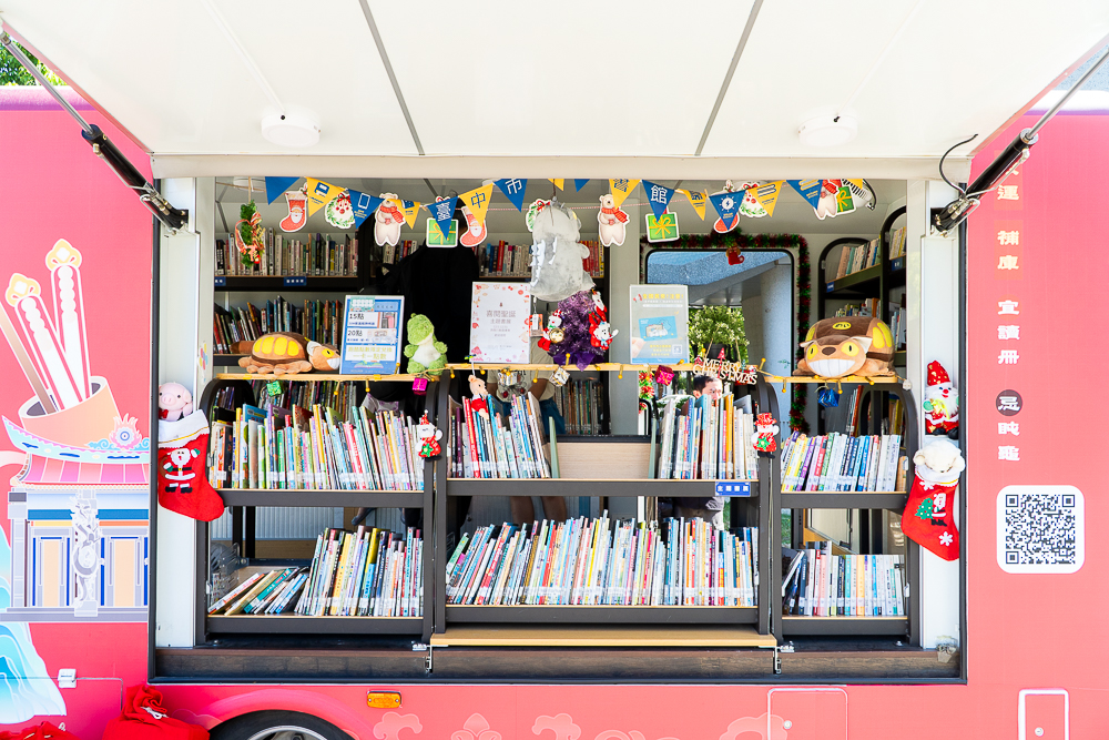 ▲《閱讀真奇廟》透過結合民間日常文化與生活的方式，讓閱讀走入大眾日常。(圖/國資圖提供)