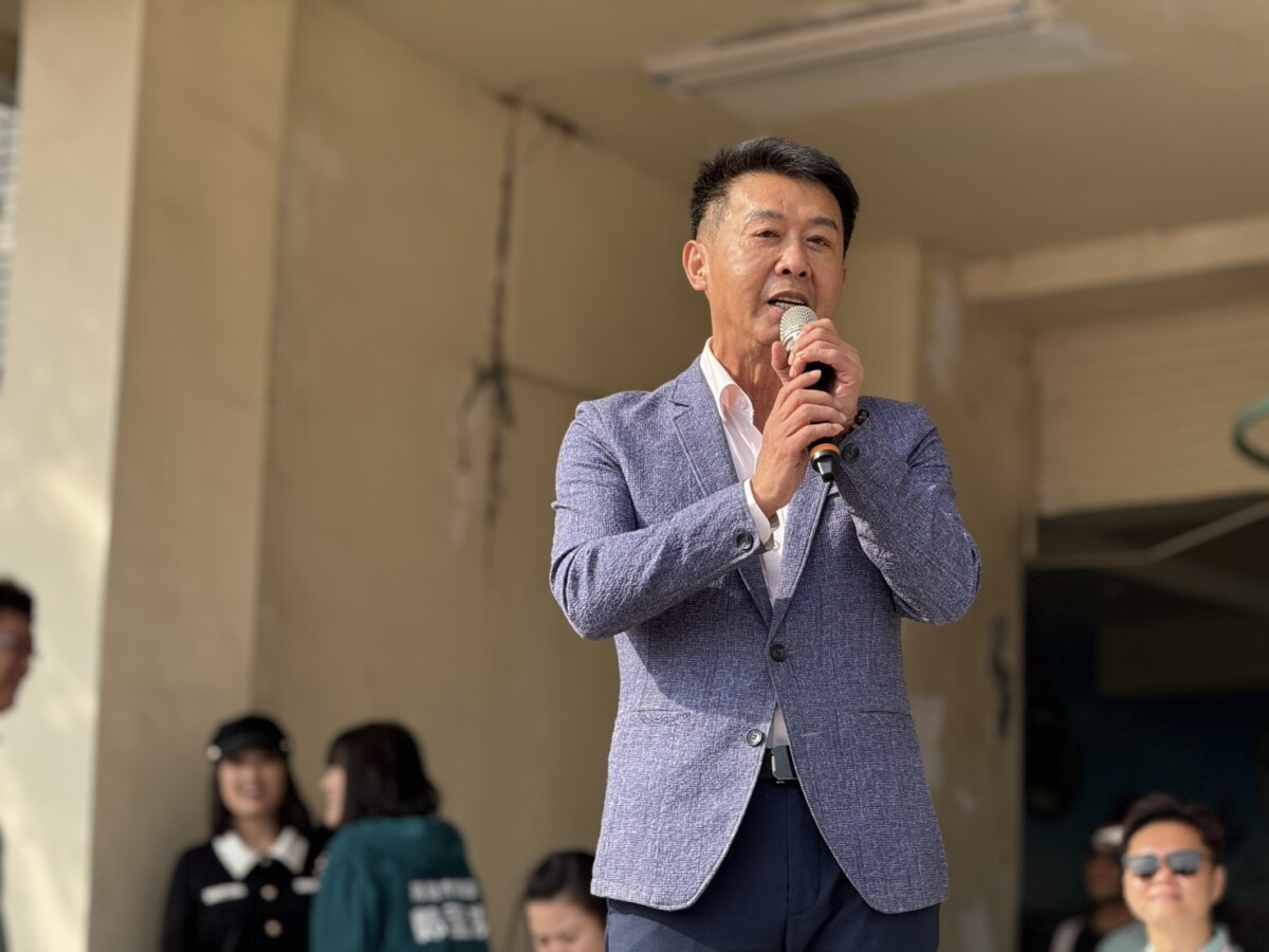 ▲ 許智傑推動高雄港升級為智慧大港 (記者李堂安翻攝)