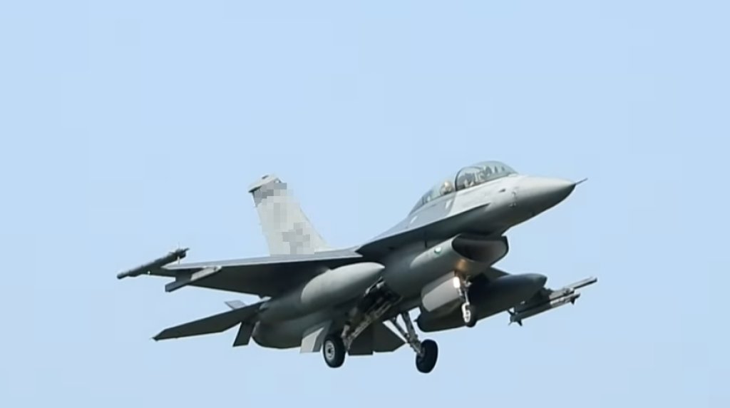 空中驚魂！f-16訓練飛行飛官「g力昏迷」高度急墜　所幸平安降落