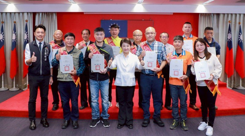 114年優良計程車駕駛人表揚 盧秀燕感謝城市英雄 有你載我安心