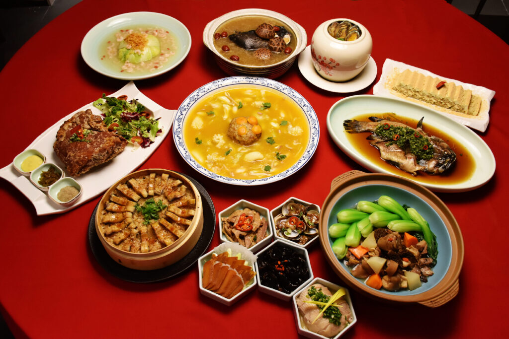 膳馨年菜詮釋「原型食補」開放預訂 「馨苑小料理」展新店一年咖啡免費喝 46 %E4%BB%8A%E5%B9%B4%E5%B9%B4%E8%8F%9C%E5%BB%B6%E7%BA%8C%E8%86%B3%E9%A6%A8%E5%B0%8D%E5%8F%B0%E8%8F%9C%E6%89%8B%E8%B7%AF%E5%B7%A5%E5%BA%8F%E7%9A%84%E5%A0%85%E6%8C%81%EF%BC%8C%E4%BB%A5%E3%80%8C%E7%AF%80%E6%85%B6%E6%A1%8C%E8%8F%9C%E6%96%B0%E8%A9%AE%E9%87%8B%E3%80%8D%E7%82%BA%E4%B8%BB%E9%A1%8C%EF%BC%8C%E5%BE%9E%E7%B6%93%E5%85%B8%E5%88%B0%E5%89%B5%E6%96%B0