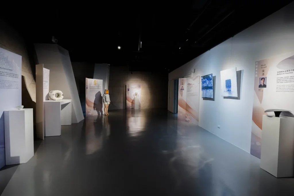 法藍瓷光點計畫於台師大美術館舉辦成果展,現場展現來自各國獲選的精彩作品