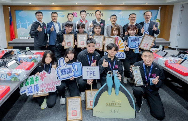 桃園選手勇奪世界盃蹼泳巡迴賽4金6銀5銅　張善政鼓勵持續努力再創佳績