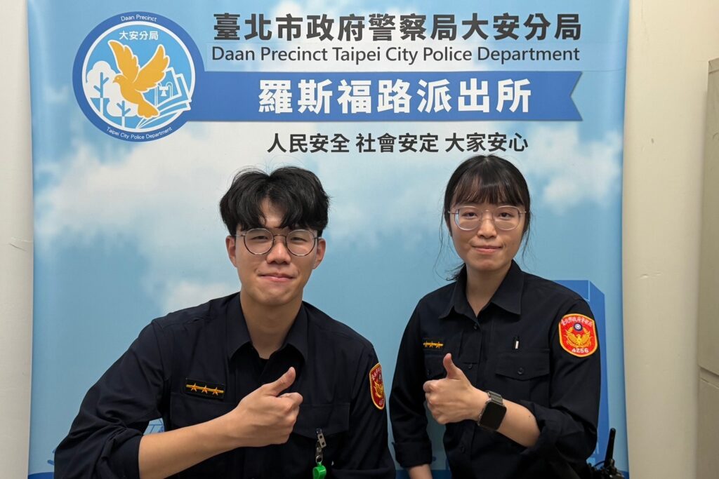 天冷失智翁迷途街頭 警眼尖察證件助其返家 22 MEITU 20251210 121614506