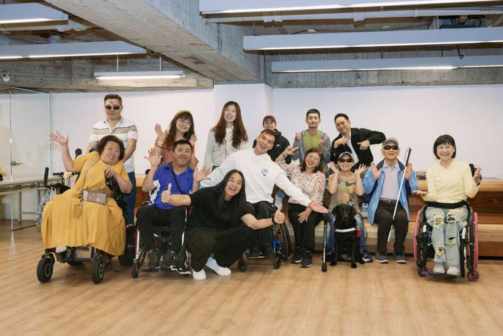 ▲產官學專業團隊聯手打造《新北無礙時尚 SHINE YOUR LIGHT》12月14日將登場,第二波索票將於11日中午12時開放,活動當天並同步於社會局臉書線上直播。
