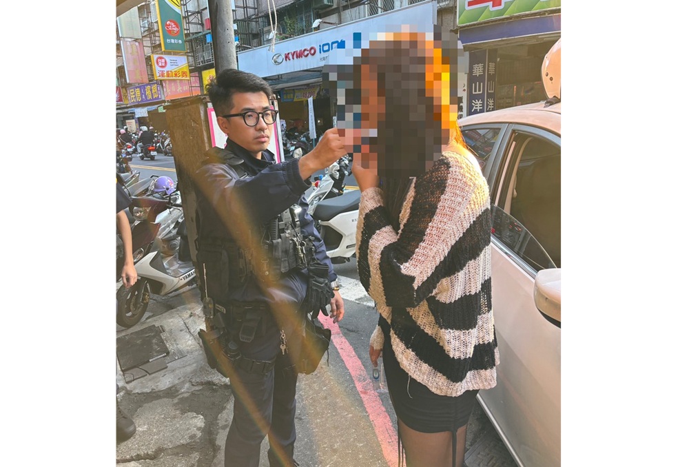 男扮女裝涉毒駕 警逮2人查獲依托咪酯煙彈 216 cnews204251210a05