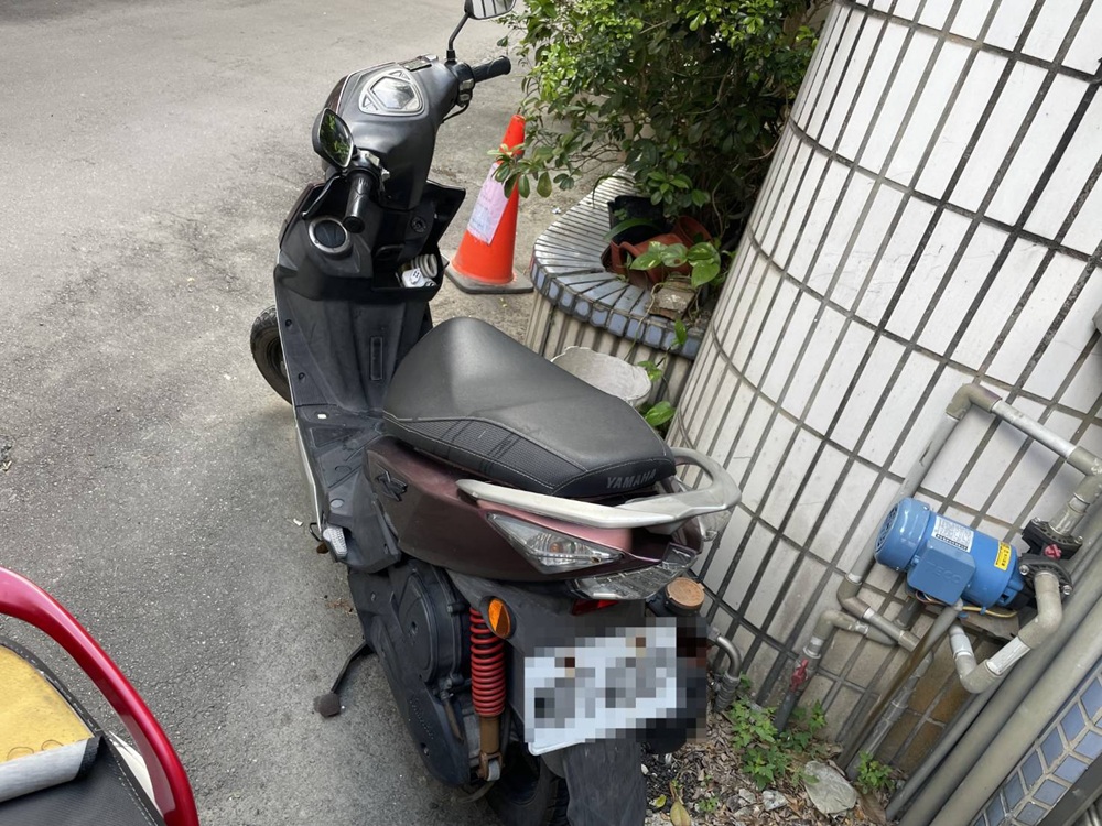 4天偷7機車 35歲男設斷點白色拖鞋露餡被逮 205 cnews204251210a14