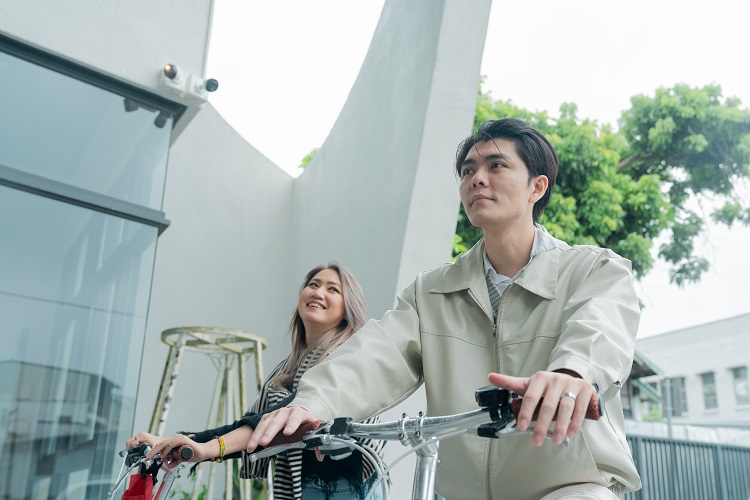 ▲以電輔車串連春、夏、秋、冬四季限定行程,旅客在導覽節奏中穿梭玉里的田野、老街與山林,以低碳方式體驗縱谷慢生活。