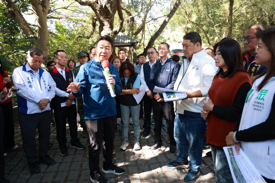 立法院交通委員會前往投54線聽取集集綠色隧道新闢工程簡報。（縣府提供）