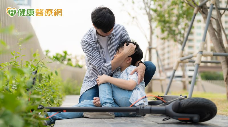 頭撞傷一定要照CT嗎？了解成人、兒童評估準則　防不必要輻射暴露