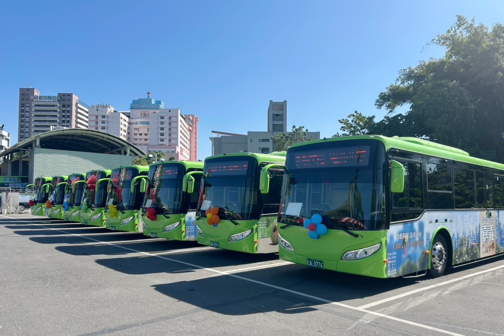嘉義縣首採購華德動能新電巴上路 全新充電場站同步啟用 50 01%E5%98%89%E7%BE%A9%E7%B8%A3%E9%A6%96%E6%8E%A1%E8%B3%BC%E8%8F%AF%E5%BE%B7%E5%8B%95%E8%83%BD%E6%96%B0%E9%9B%BB%E5%B7%B4%E4%B8%8A%E8%B7%AF 1