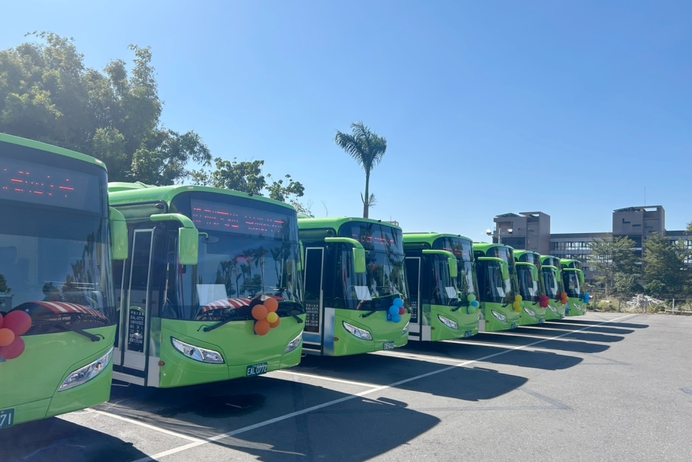 嘉義縣首採購華德動能新電巴上路 全新充電場站同步啟用 51 02%E5%98%89%E7%BE%A9%E7%B8%A3%E9%A6%96%E6%8E%A1%E8%B3%BC%E8%8F%AF%E5%BE%B7%E5%8B%95%E8%83%BD%E6%96%B0%E9%9B%BB%E5%B7%B4%E4%B8%8A%E8%B7%AF