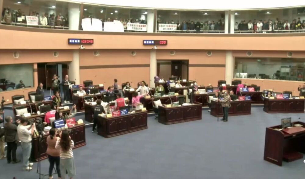 花蓮3鄉鎮災民集結議會陳情提5大訴求 張峻:持續爭取重建權益 222 花蓮3鄉鎮災民集結議會陳情提5大訴求 張峻:持續爭取重建權益 221
