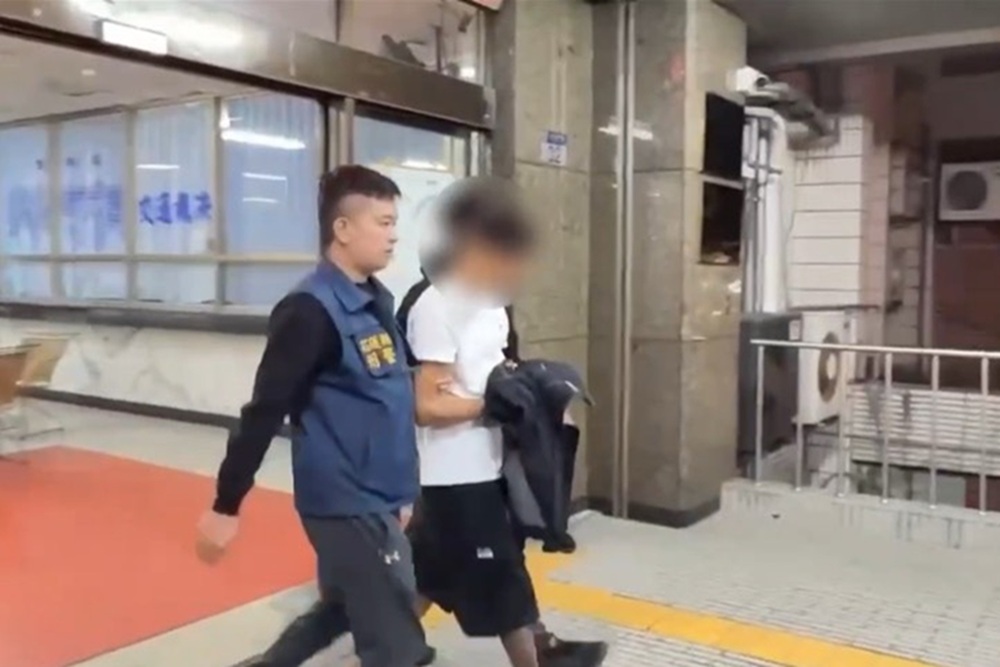 暴氣騎士2路口亮刀 涉恐嚇警逮人唾液快篩再涉毒駕 222 cnews204251211a09
