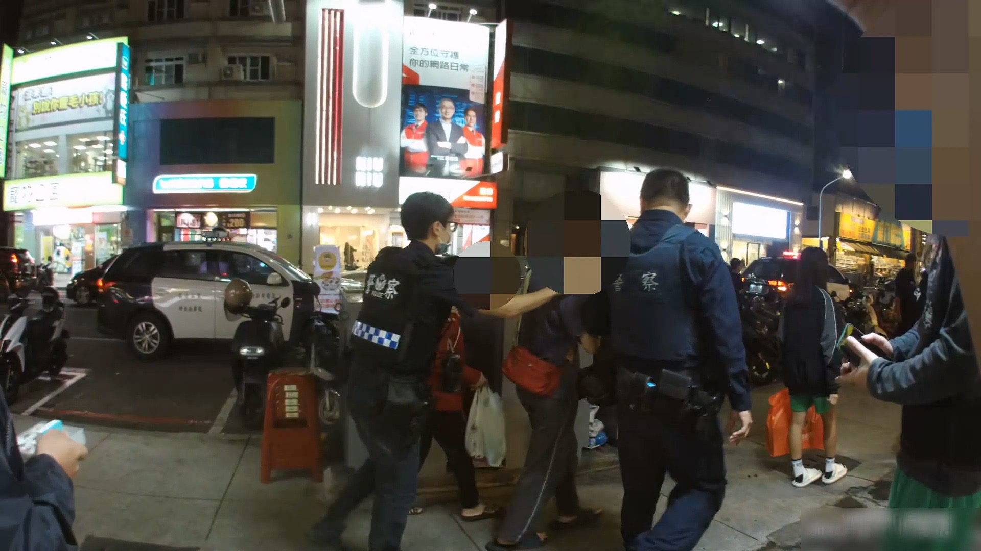 瑞豐夜市驚見「連環假鈔黨」!兩女忙碌時趁亂下手 第三次被識破當場遭逮