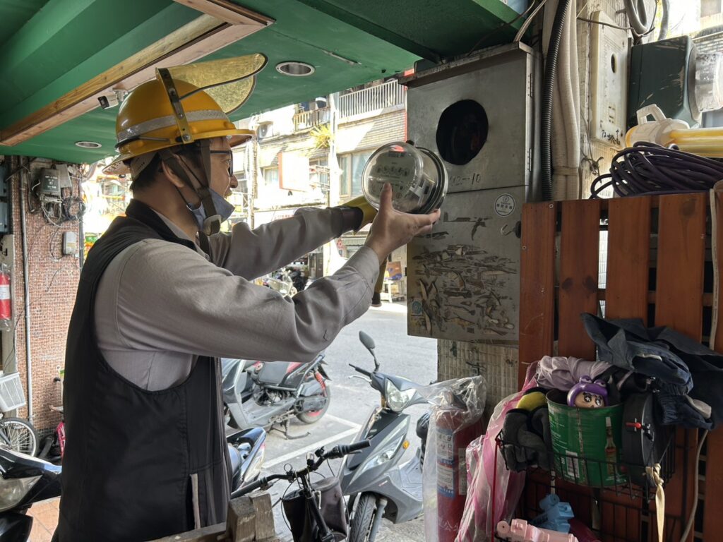 休閒館暗營賭博 北投警連抄3次掃蕩 斷水斷電祭鐵腕 35 %E4%B8%89 8