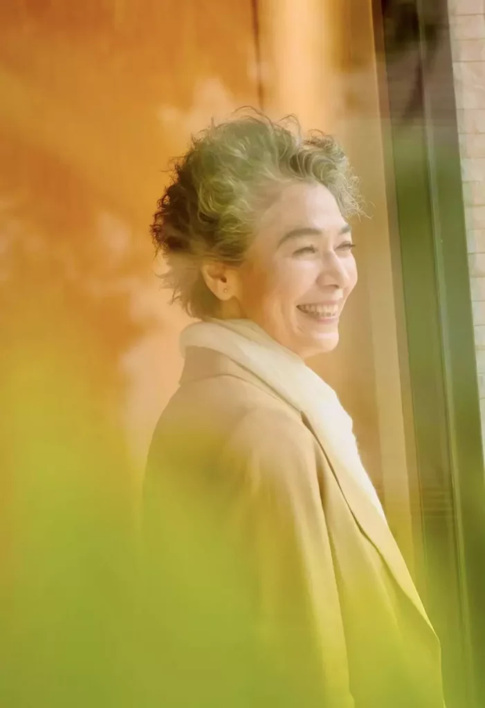 賴佩霞再度走進錄音室錄製全新單曲《總會有個人》(圖片提供 / 尚時代文創娛樂)
